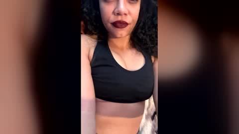 Strawberries X Straps online show from 17, 12, 2025