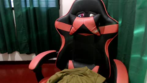 Snapshot of strawberry_ei chatting on 10, 4, 2026 just call me baby online show from 10, 4, 2026