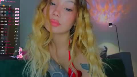 Snapshot of strawberrypie99 chatting on 12, 6, 2026 Tati and Lola online show from 12, 6, 2026