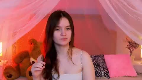Snapshot of strawbunnybite chatting on 25, 6, 2026 Bunny online show from 25, 6, 2026