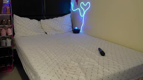 QUEEN online show from 9, 12, 2024