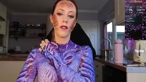 Snapshot of stripmequick chatting on 28, 10, 2025 Amorina online show from 28, 10, 2025