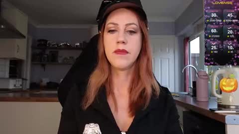 Snapshot of stripmequick chatting on 31, 10, 2025 Amorina online show from 31, 10, 2025