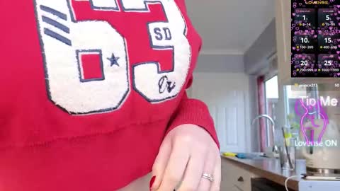 Snapshot of stripmequick chatting on 13, 2, 2026 Amorina online show from 13, 2, 2026