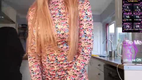 Snapshot of stripmequick chatting on 28, 2, 2026 Amorina online show from 28, 2, 2026