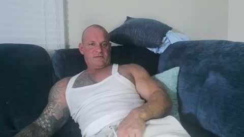 Snapshot of strongandhard073 chatting on 4, 10, 2025 StrongAndHard online show from 4, 10, 2025