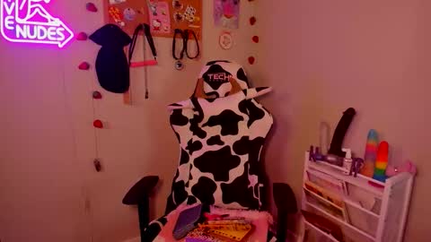 Snapshot of strwbby chatting on 1, 2, 2026 Strwbby online show from 1, 2, 2026