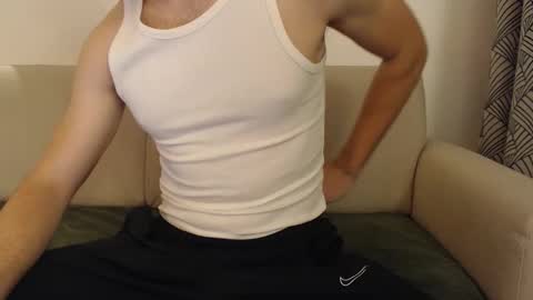 Snapshot of studfromparis chatting on 2, 5, 2026 Stud From Paris online show from 2, 5, 2026
