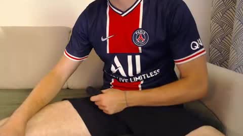 Snapshot of studfromparis chatting on 2, 8, 2026 Stud From Paris online show from 2, 8, 2026