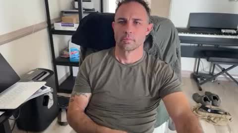 Snapshot of stukeswg chatting on 15, 4, 2026 Simon online show from 15, 4, 2026