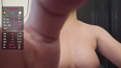 Snapshot of stunnerasha chatting on 6, 10, 2025 IG livinlavidakhai online show from 6, 10, 2025