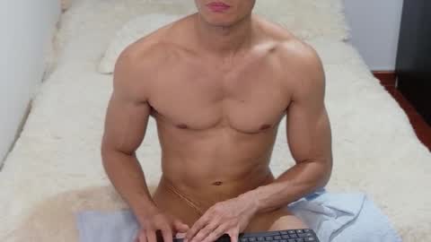 stylish men online show from 16, 10, 2025