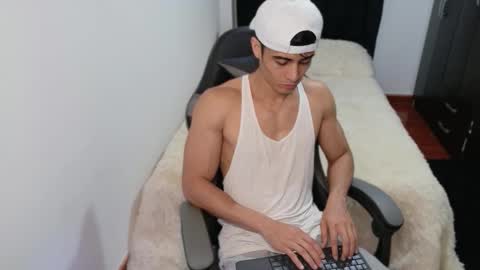 stylish men online show from 20, 10, 2025