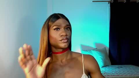 Snapshot of suannyklatten_ chatting on 2, 3, 2025 Suanny Klatten It is my account independent online show from 2, 3, 2025