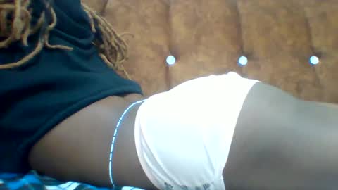 Snapshot of submissive_slut001 chatting on 8, 1, 2025 submissive_slut001 online show from 8, 1, 2025