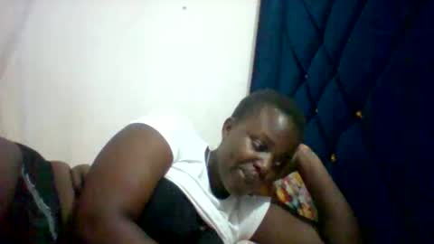 Snapshot of submissive_slut001 chatting on 8, 11, 2025 submissive_slut001 online show from 8, 11, 2025