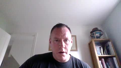 Snapshot of subpig84 chatting on 29, 3, 2026 Sub Male online show from 29, 3, 2026