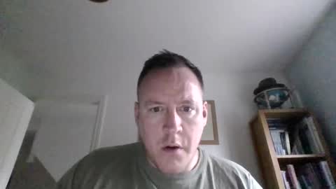 Snapshot of subpig84 chatting on 1, 4, 2026 Sub Male online show from 1, 4, 2026