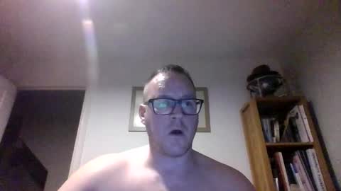 Snapshot of subpig84 chatting on 25, 4, 2026 Sub Male online show from 25, 4, 2026