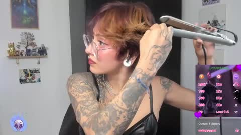 Snapshot of succubus_girl_ chatting on 25, 4, 2026 Alexy online show from 25, 4, 2026