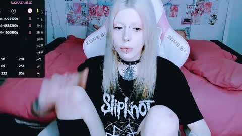 Snapshot of succubus_leslie chatting on 31, 3, 2026 succubus_leslie online show from 31, 3, 2026