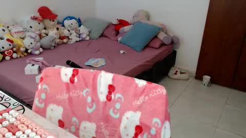 Snapshot of suckdreams19 chatting on 7, 2, 2026 Sofi Kitty online show from 7, 2, 2026