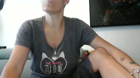 Snapshot of sucrette5629 chatting on 1, 5, 2026 sucrette5629 online show from 1, 5, 2026