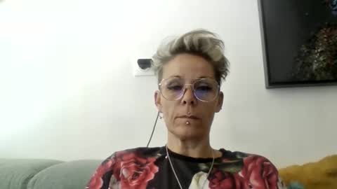 Snapshot of sucrette5629 chatting on 2, 5, 2026 sucrette5629 online show from 2, 5, 2026
