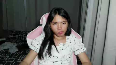 sugar_holly96 online show from 17, 4, 2026