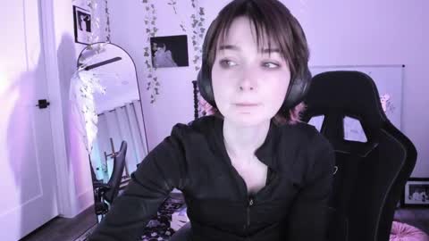 Snapshot of sugarmiette chatting on 17, 5, 2026 Ella online show from 17, 5, 2026
