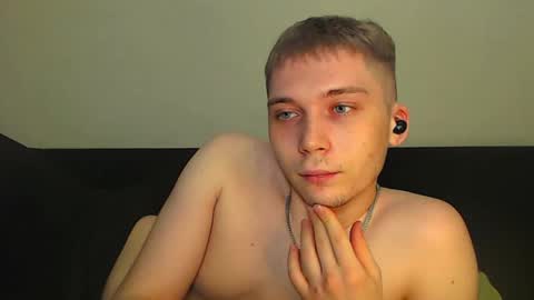 Snapshot of sugarrebit chatting on 4, 2, 2025 Sugarbutter  online show from 4, 2, 2025