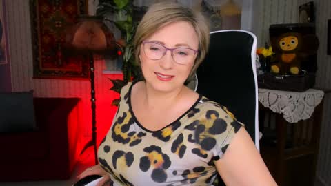 Vivien online show from 4, 1, 2025