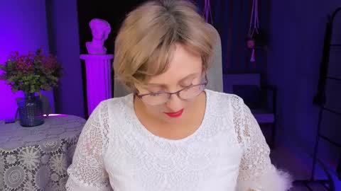 Vivien online show from 9, 1, 2025