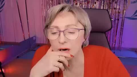 Vivien online show from 28, 2, 2025