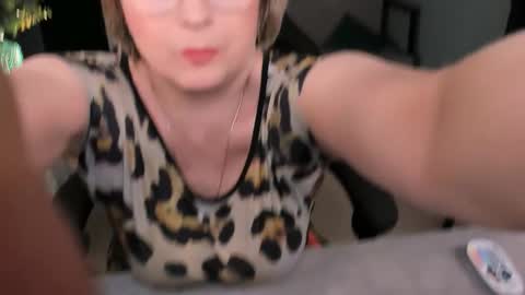 Vivien online show from 15, 9, 2025