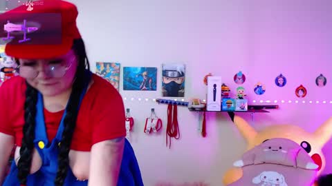 Snapshot of suimi_2 chatting on 12, 1, 2025 Suimi online show from 12, 1, 2025