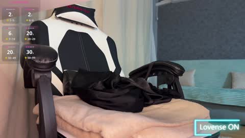 Snapshot of suiyugh chatting on 19, 12, 2024 Emmy online show from 19, 12, 2024