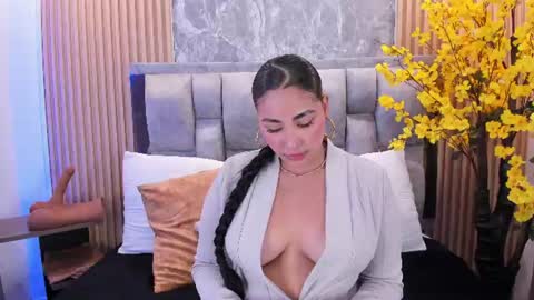 Snapshot of sulay_kim chatting on 5, 8, 2026 Sulay online show from 5, 8, 2026