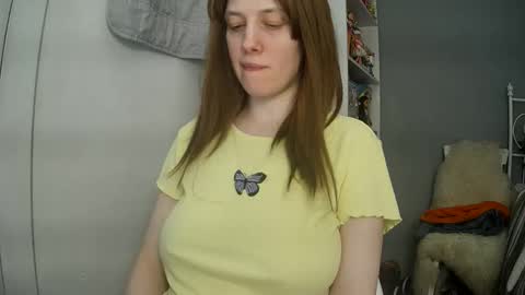 Snapshot of summerbluesky chatting on 12, 4, 2026 summerbluesky online show from 12, 4, 2026