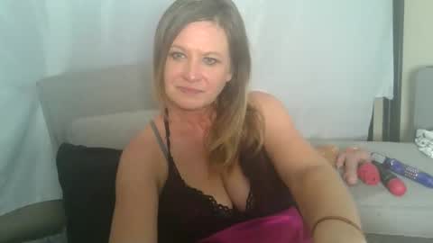Snapshot of summerxoxo69 chatting on 25, 5, 2026 Summerxoxo69 online show from 25, 5, 2026