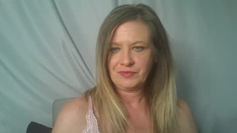 Snapshot of summerxoxo69 chatting on 8, 6, 2026 Summerxoxo69 online show from 8, 6, 2026