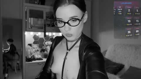 Miss Nelly online show from 24, 2, 2025