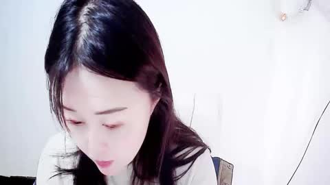 Snapshot of sun_yummy chatting on 14, 12, 2024 Lucis online show from 14, 12, 2024