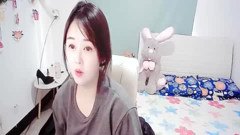 Snapshot of sun_yummy chatting on 2, 1, 2025 Lucis online show from 2, 1, 2025