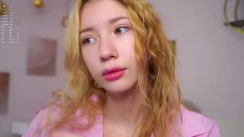 Snapshot of sunnmoonn chatting on 15, 2, 2026 Lily online show from 15, 2, 2026