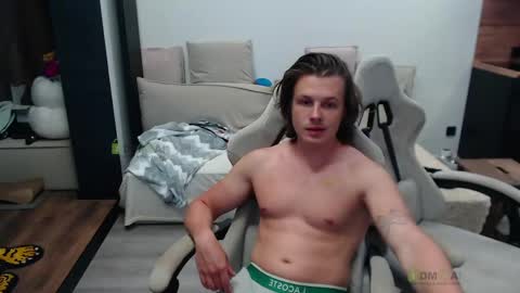Snapshot of sunny1girl chatting on 7, 6, 2026 Alice and Sergey online show from 7, 6, 2026