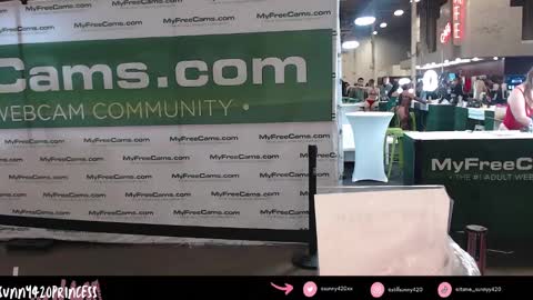 Snapshot of sunny420princess chatting on 7, 12, 2024 Sunny420 online show from 7, 12, 2024