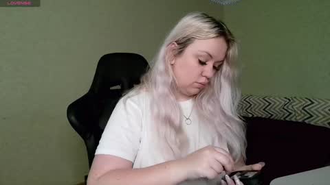 Snapshot of sunny_mood chatting on 3, 1, 2025 sunny mood online show from 3, 1, 2025