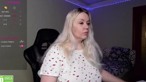 Snapshot of sunny_mood chatting on 6, 1, 2025 sunny mood online show from 6, 1, 2025