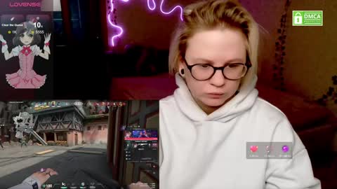 Snapshot of sunny_mood chatting on 6, 2, 2025 sunny mood online show from 6, 2, 2025